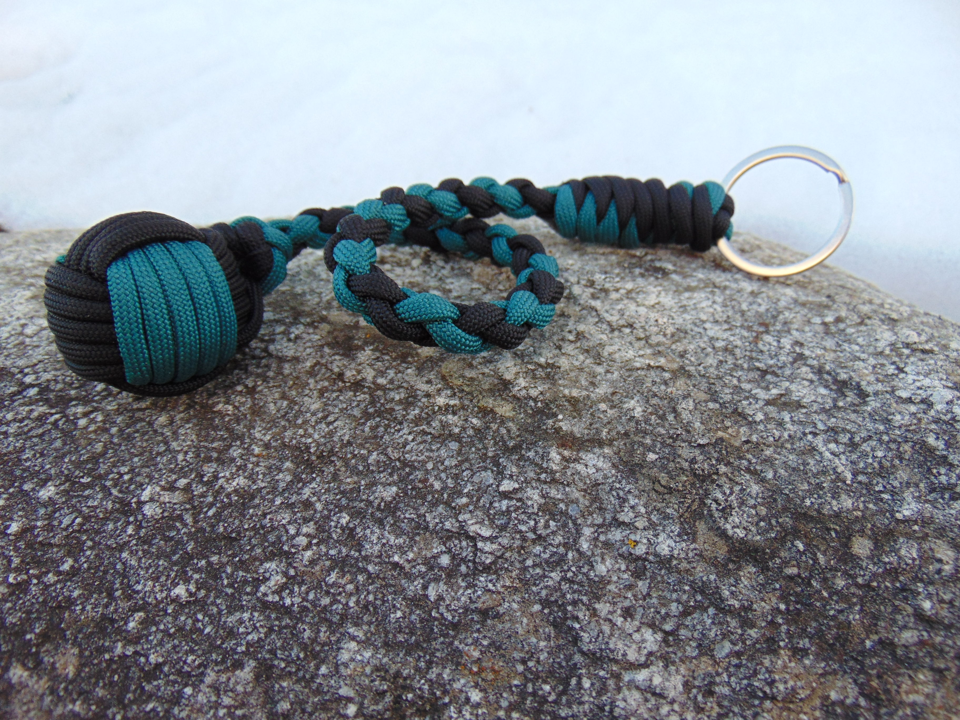 Details about   Paracord Monkey Fist Keychain With 1" Steel Bearing Green & Black Pattern/ Green 